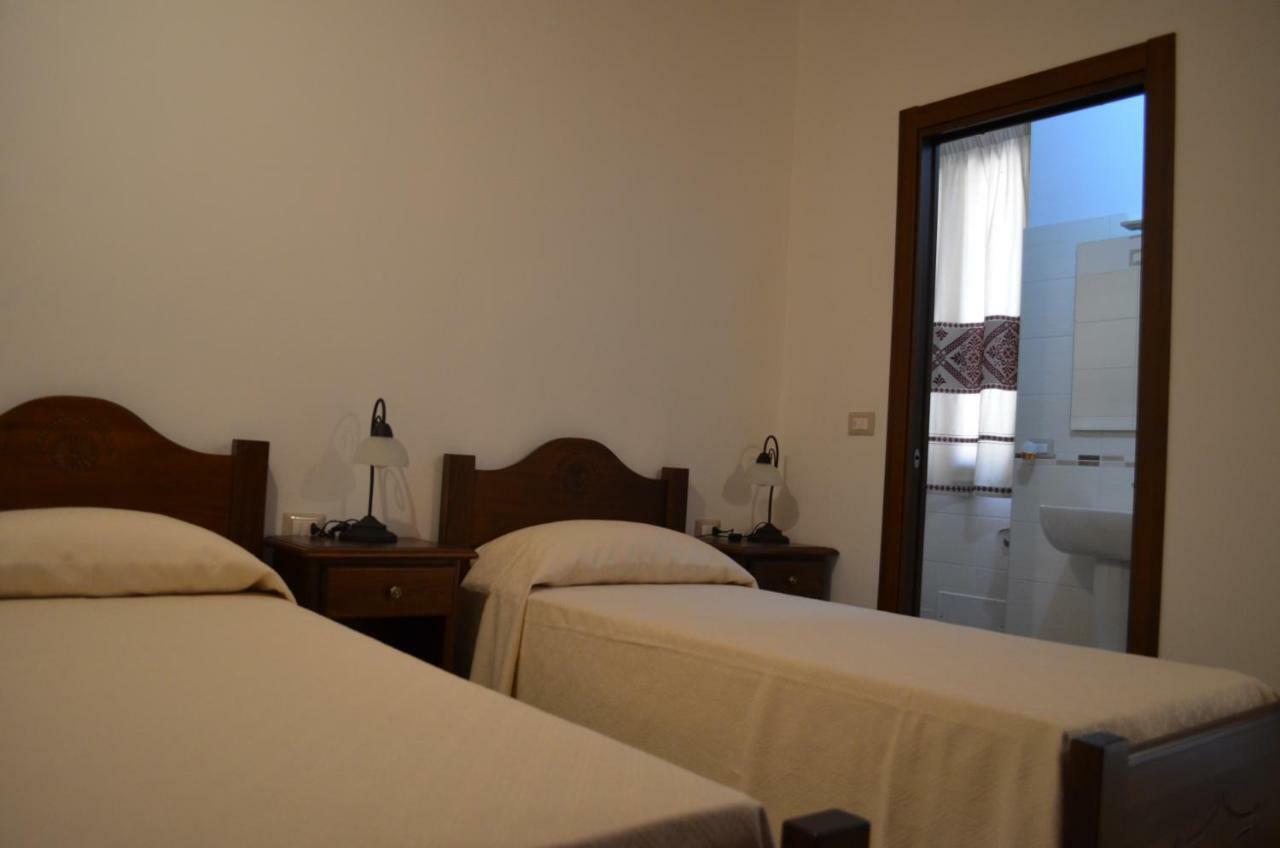 Casa Vacanze La Pavoncella Iglesias Extérieur photo